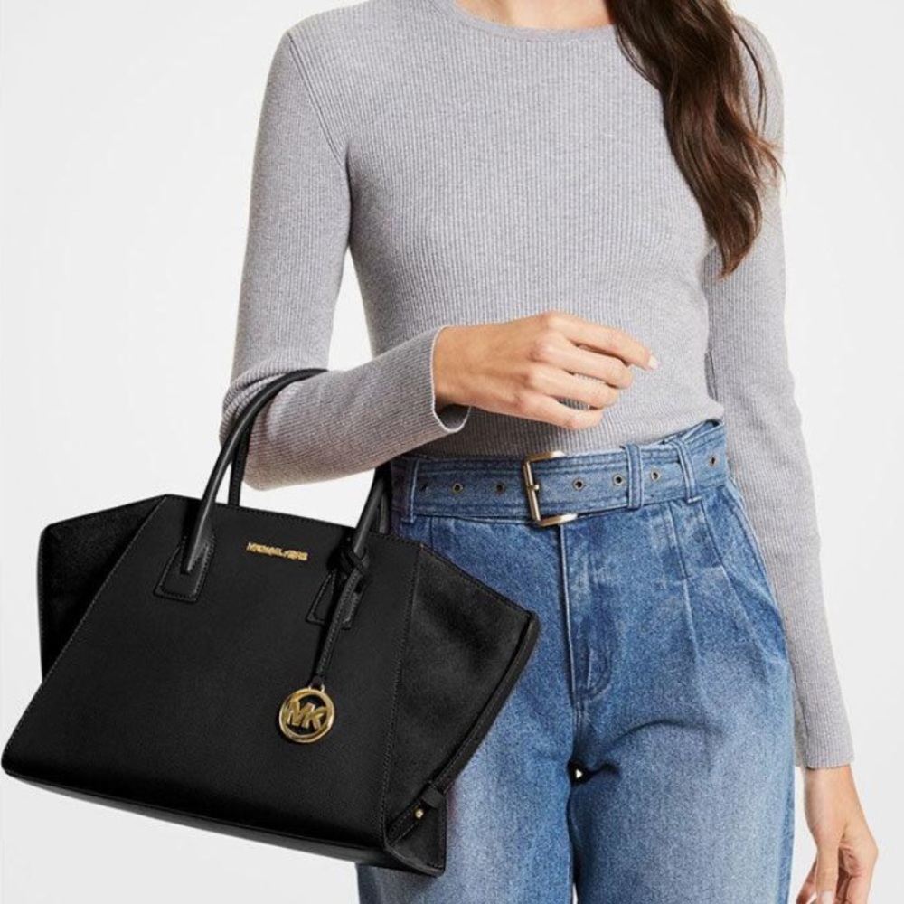 👜New With Tags 👜 Michael Kors 👜 Avril Large Purse